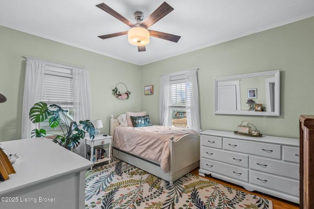 1914 Ivanhoe Ct, Louisville, KY 40205