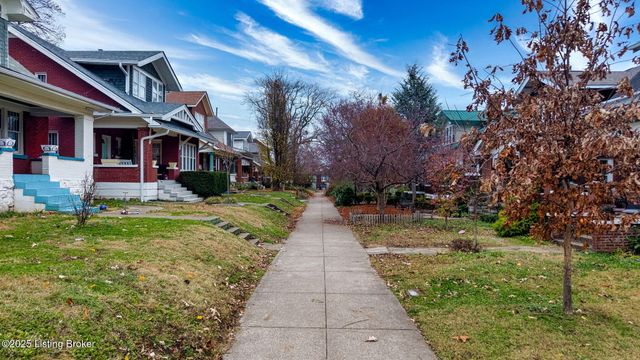 1914 Ivanhoe Ct, Louisville, KY 40205