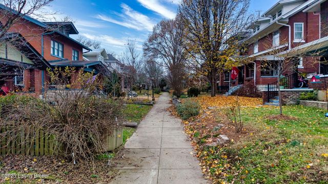 1914 Ivanhoe Ct, Louisville, KY 40205
