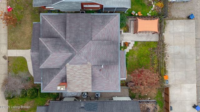 1914 Ivanhoe Ct, Louisville, KY 40205