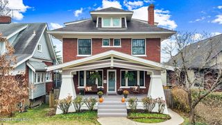 1914 Ivanhoe Ct, Louisville, KY 40205