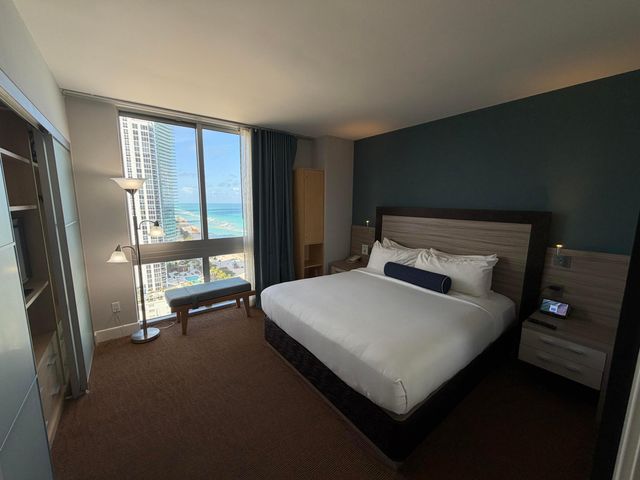 18683 Collins Avenue 2303, Sunny Isles Beach, FL 33160