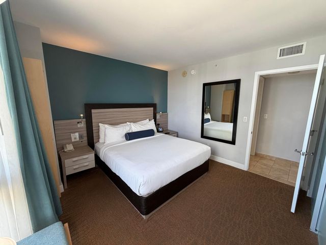 18683 Collins Avenue 2303, Sunny Isles Beach, FL 33160