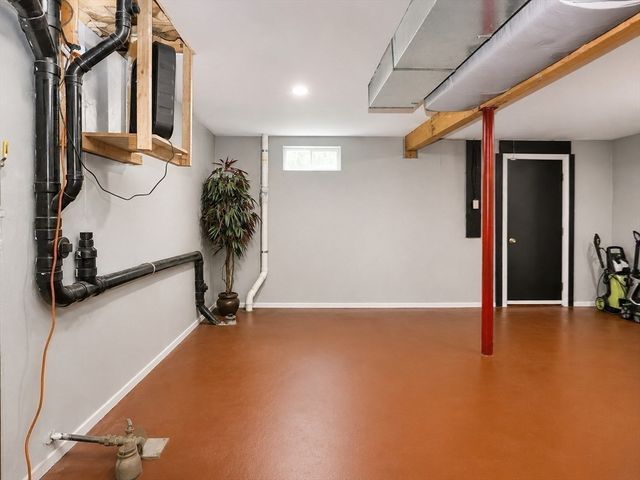 100 Saint Nicholas Ave, Worcester, MA 01606