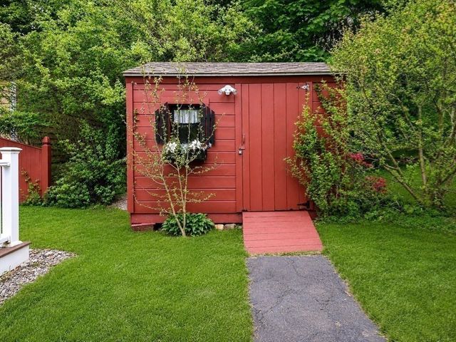 100 Saint Nicholas Ave, Worcester, MA 01606
