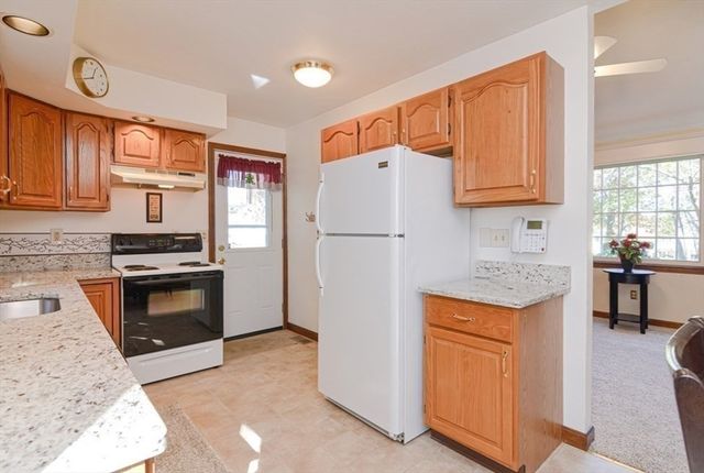 100 Saint Nicholas Ave, Worcester, MA 01606