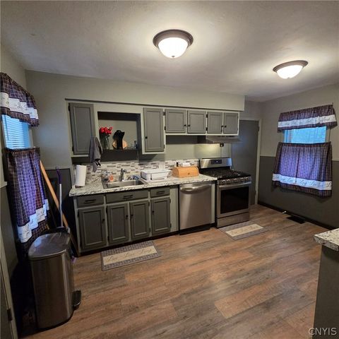 8 East 5th Street, Oswego, NY 13126
