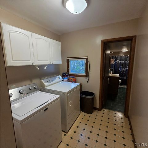 8 East 5th Street, Oswego, NY 13126