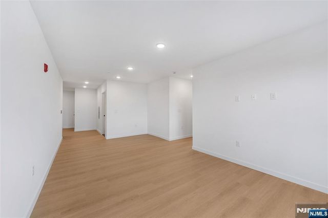 768 Bergen Street 5D, Newark, NJ 07108