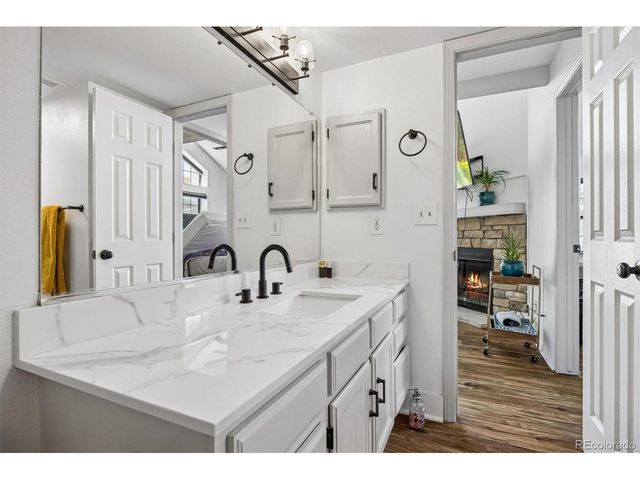 18494 E Kepner Pl 204, Aurora, CO 80017