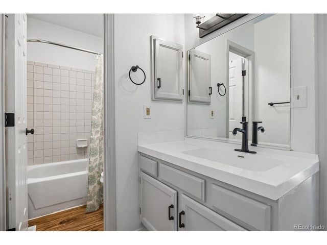 18494 E Kepner Pl 204, Aurora, CO 80017