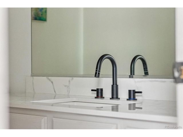 18494 E Kepner Pl 204, Aurora, CO 80017