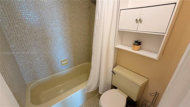 1351 NE Miami Gardens Dr 902E, Miami, FL 33179