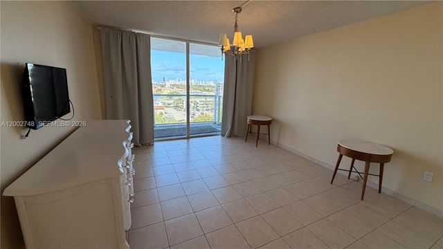 1351 NE Miami Gardens Dr 902E, Miami, FL 33179