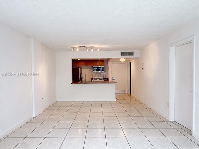 2175 NE 170th Street 104, North Miami Beach, FL 33162