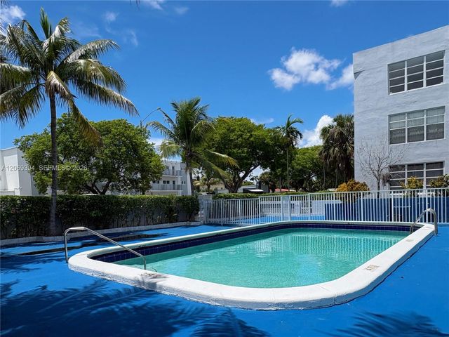 2175 NE 170th Street 104, North Miami Beach, FL 33162