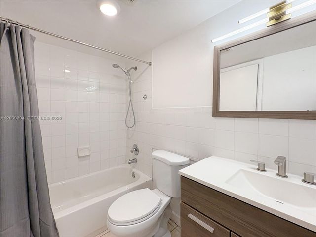 2175 NE 170th Street 104, North Miami Beach, FL 33162