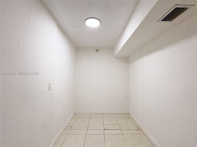 2175 NE 170th Street 104, North Miami Beach, FL 33162