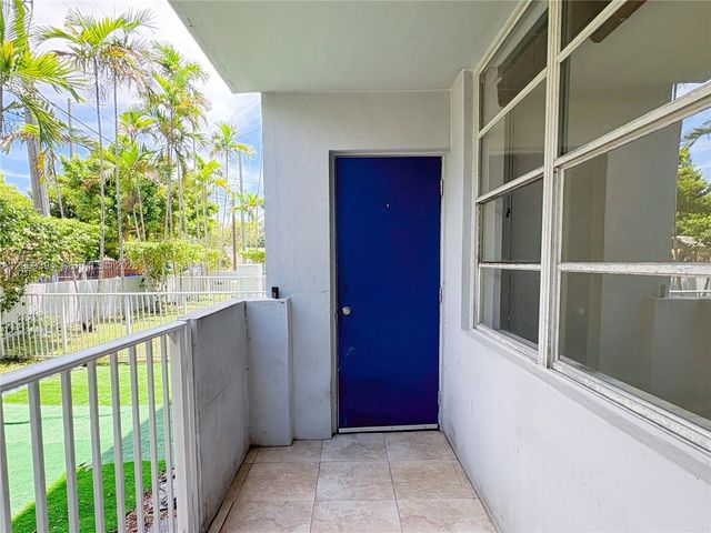 2175 NE 170th Street 104, North Miami Beach, FL 33162