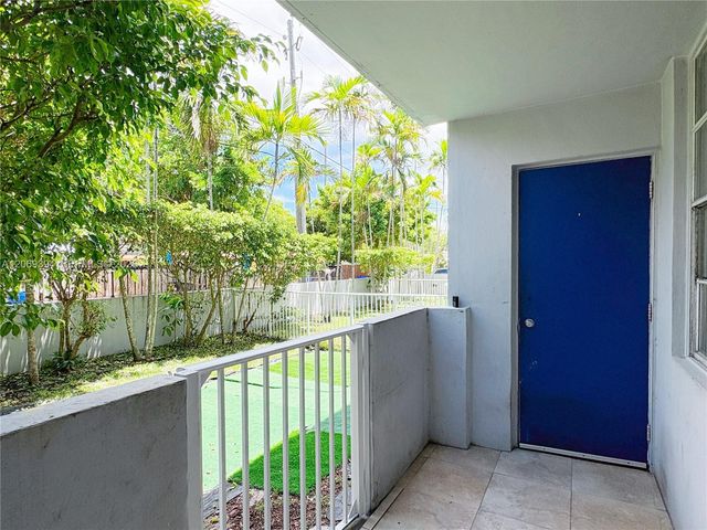 2175 NE 170th Street 104, North Miami Beach, FL 33162