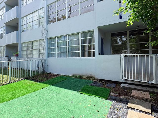 2175 NE 170th Street 104, North Miami Beach, FL 33162