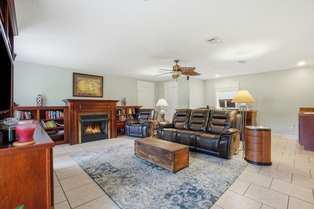 302 Curacao Way, Niceville, FL 32578