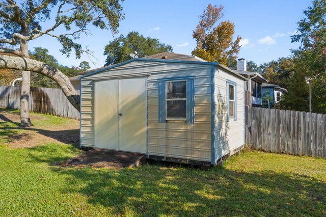 302 Curacao Way, Niceville, FL 32578