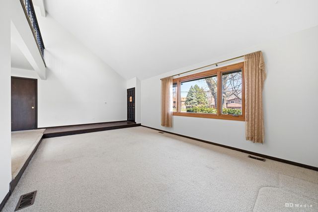 201 N River Road, Naperville, IL 60540