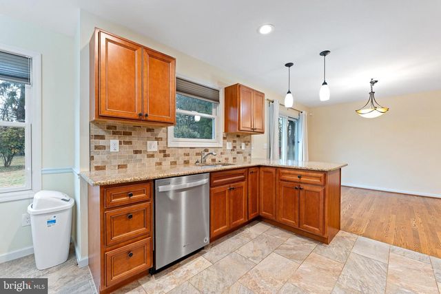 807 WESTFIELD RD, Moorestown, NJ 08057