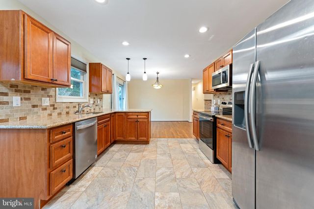 807 WESTFIELD RD, Moorestown, NJ 08057