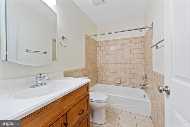 807 WESTFIELD RD, Moorestown, NJ 08057