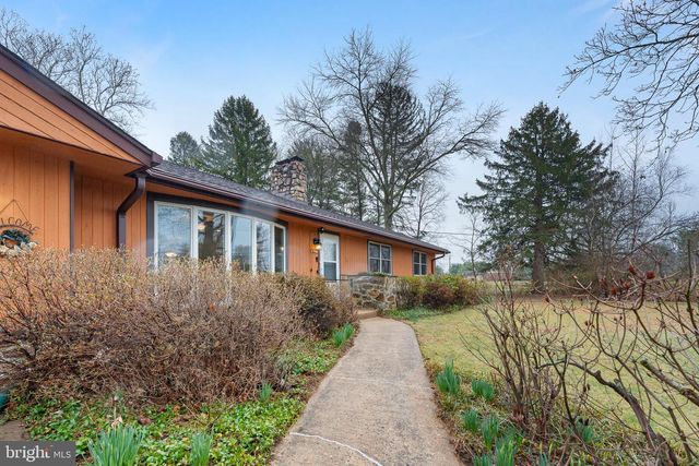 807 WESTFIELD RD, Moorestown, NJ 08057