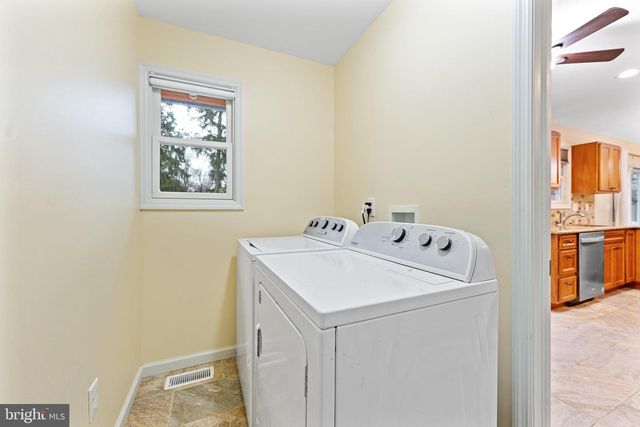 807 WESTFIELD RD, Moorestown, NJ 08057