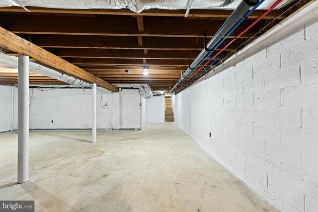 807 WESTFIELD RD, Moorestown, NJ 08057