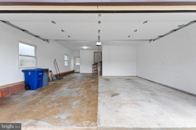 807 WESTFIELD RD, Moorestown, NJ 08057