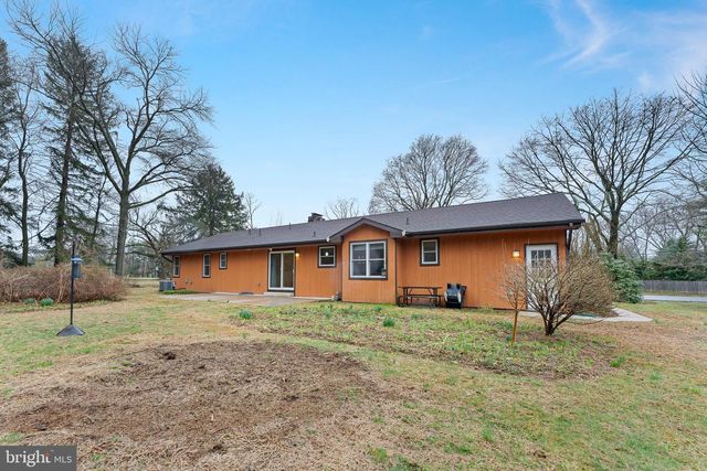 807 WESTFIELD RD, Moorestown, NJ 08057