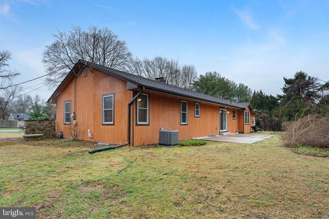 807 WESTFIELD RD, Moorestown, NJ 08057