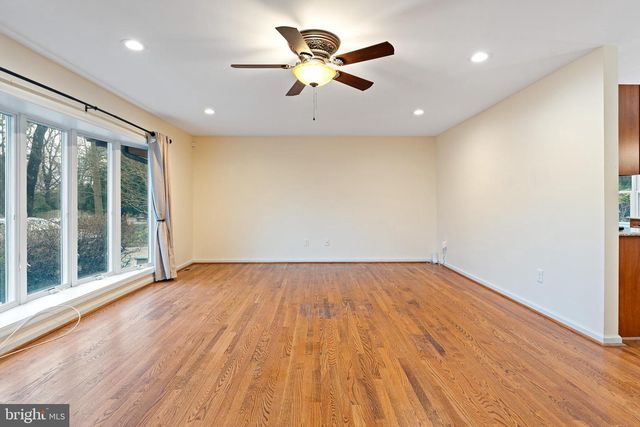 807 WESTFIELD RD, Moorestown, NJ 08057