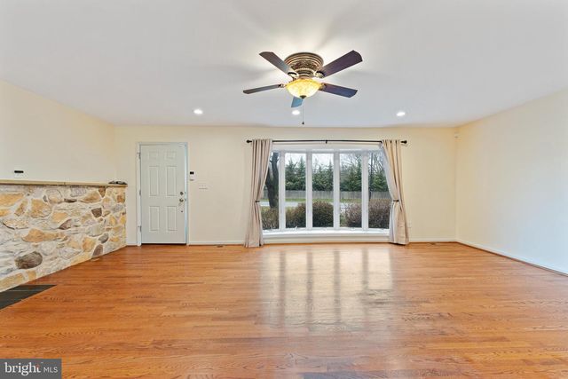 807 WESTFIELD RD, Moorestown, NJ 08057