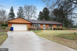 807 WESTFIELD RD, Moorestown, NJ 08057