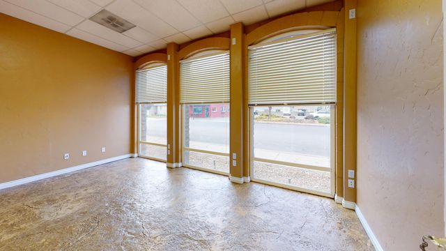 220 NW Meadow Lakes Drive, Prineville, OR 97754