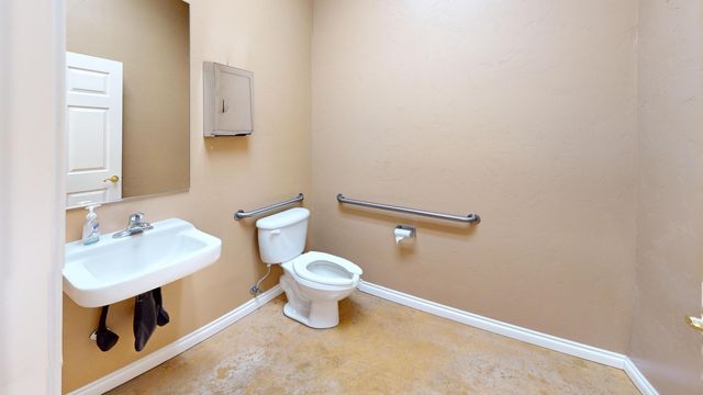 220 NW Meadow Lakes Drive, Prineville, OR 97754