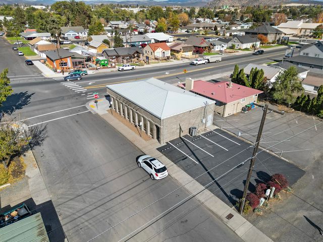 220 NW Meadow Lakes Drive, Prineville, OR 97754
