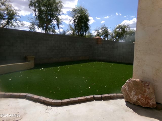 1817 E DONNER Drive, Phoenix, AZ 85042