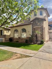1817 E DONNER Drive, Phoenix, AZ 85042