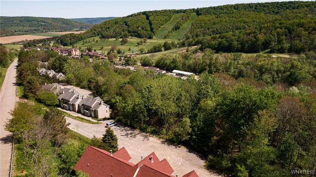 531 Deer Crossing Road, Ellicottville, NY 14731