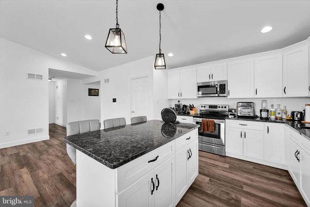 308 OAK HILL ST, Pottsville, PA 17901
