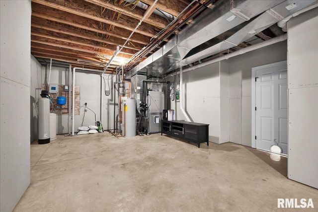 138 CAMELIN Drive, Washington, IL 61571