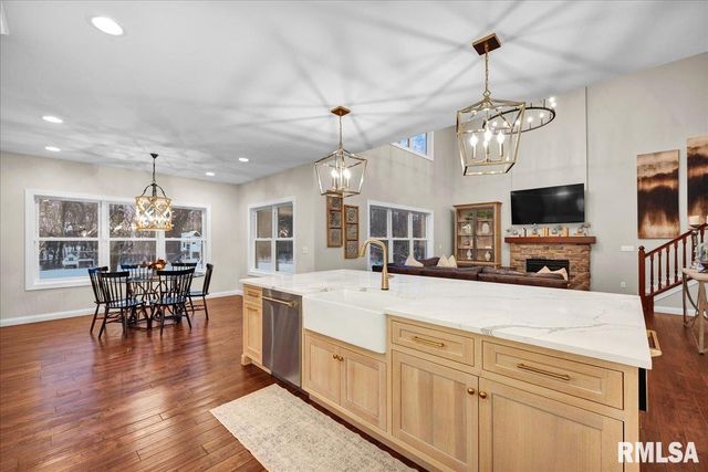 138 CAMELIN Drive, Washington, IL 61571