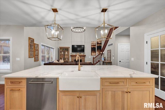 138 CAMELIN Drive, Washington, IL 61571